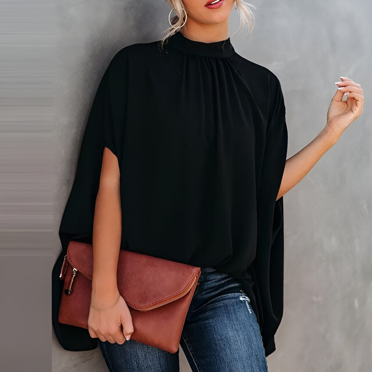 Elena - Chic and Fashionable Women's Blouse