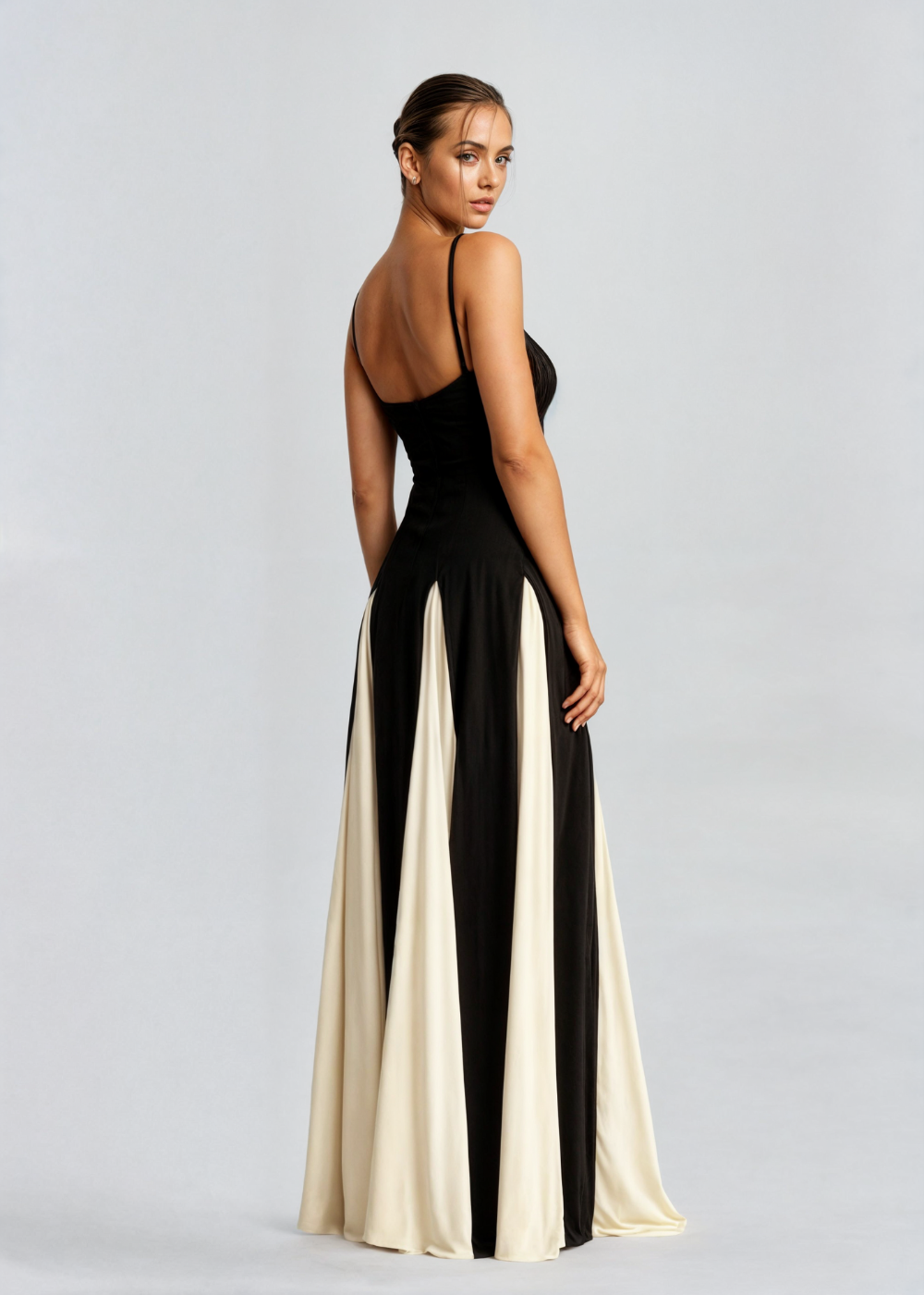 Margaux – Elegant Maxi Dress with V-Neck