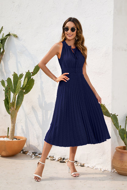 Roxanne - Sleeveless pleated dress with halter neckline for women