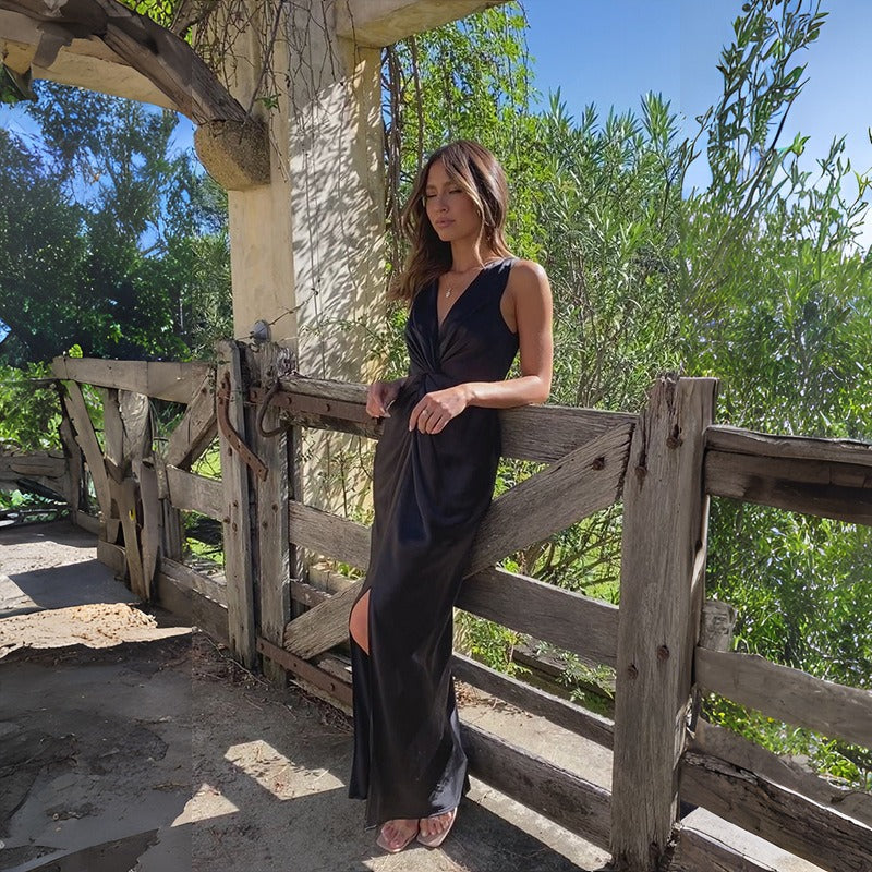 Elaine - Chic Sleeveless Evening Dress with Open Back