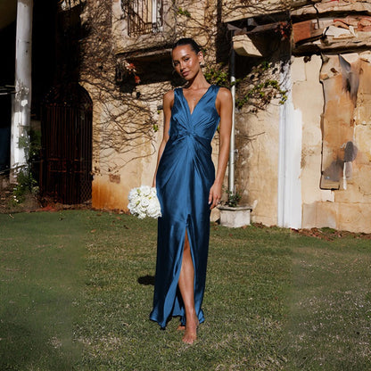 Elaine - Chic Sleeveless Evening Dress with Open Back