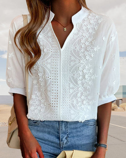Daphne - V-neck blouse with embroidery