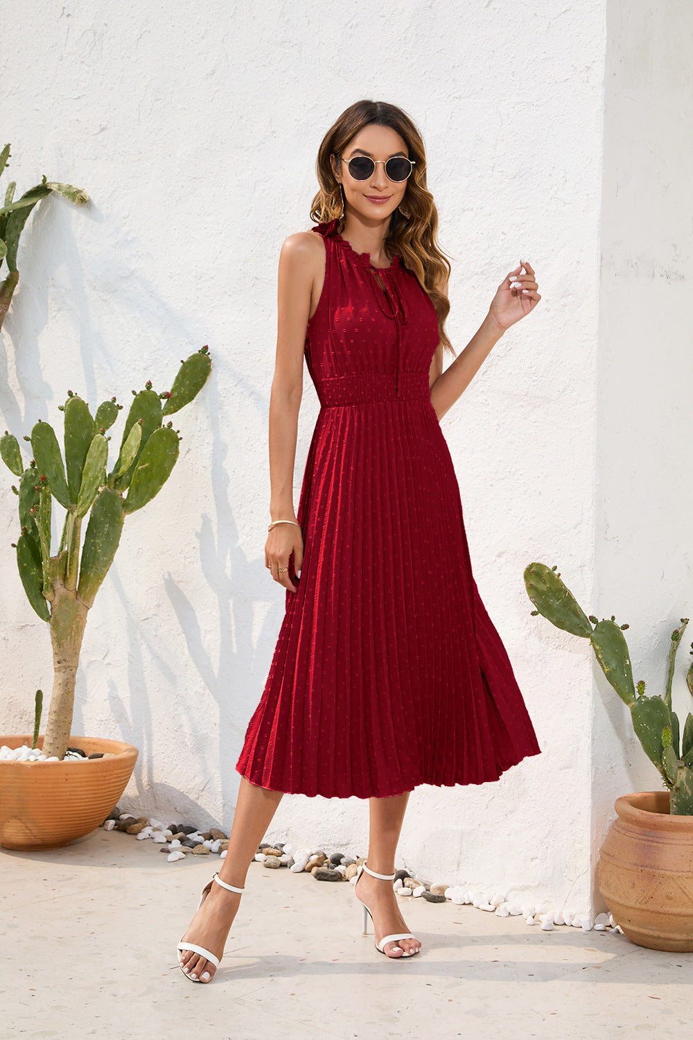 Roxanne - Sleeveless pleated dress with halter neckline for women