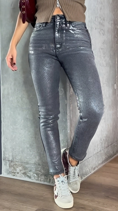 Bethany - Stylish, shiny skinny jeans for women