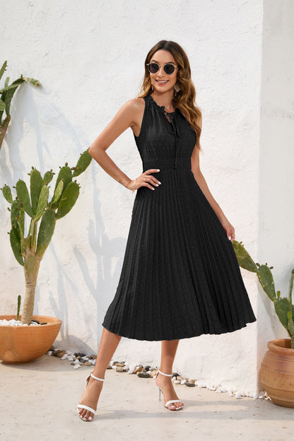 Roxanne - Sleeveless pleated dress with halter neckline for women