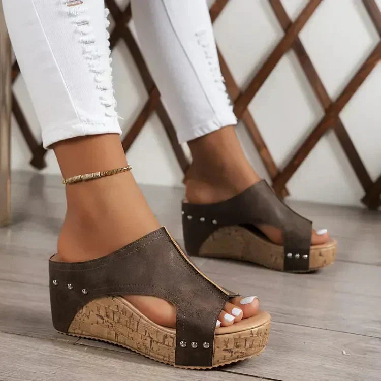 Luna - Orthopedic platform sandals with contemporary design