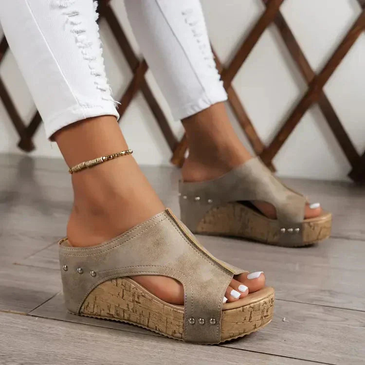 Luna - Orthopedic platform sandals with contemporary design