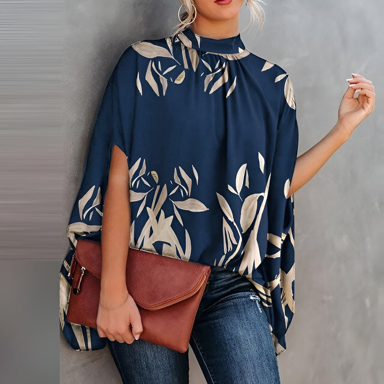 Elena - Chic and Fashionable Women's Blouse