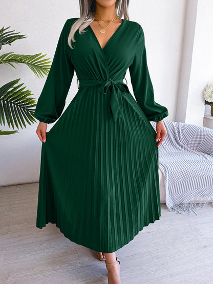 Alicia - Elegant Women's Maxi Dress with Pleats and Belt