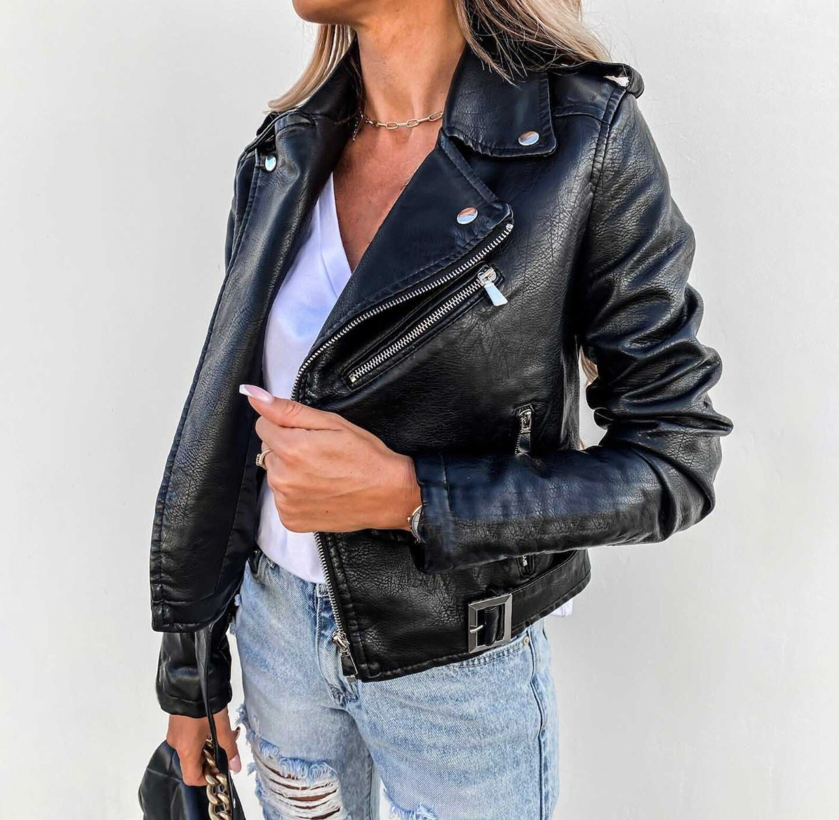 Ella - Stylish and classic leather jacket for women.