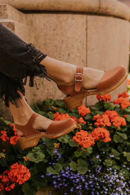 Ammara – Clogs with Effortless Elegance