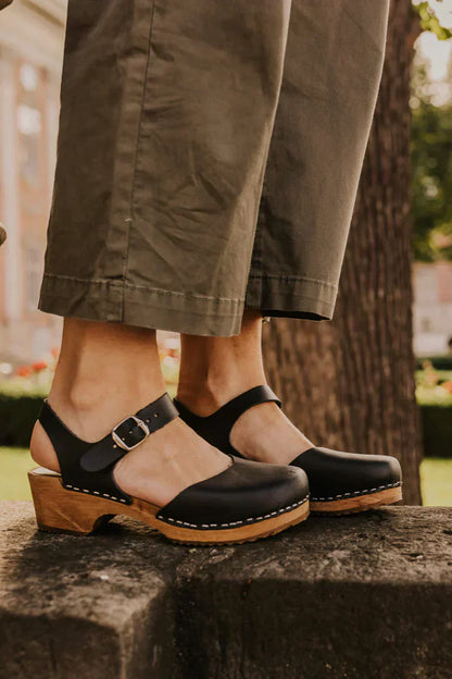 Ammara – Clogs with Effortless Elegance