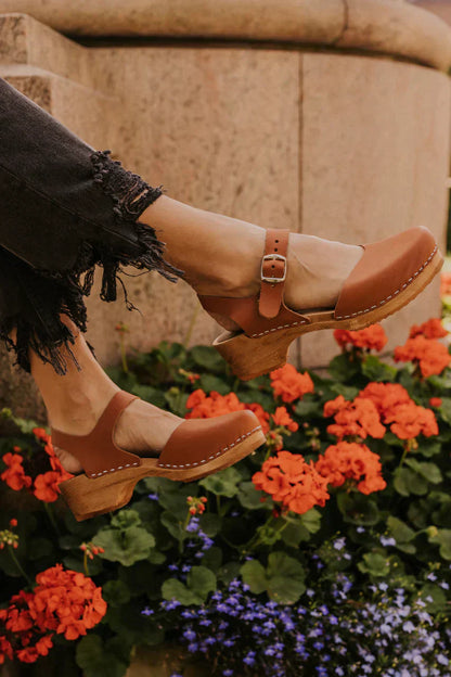 Amara – Stylishly Simple Clogs