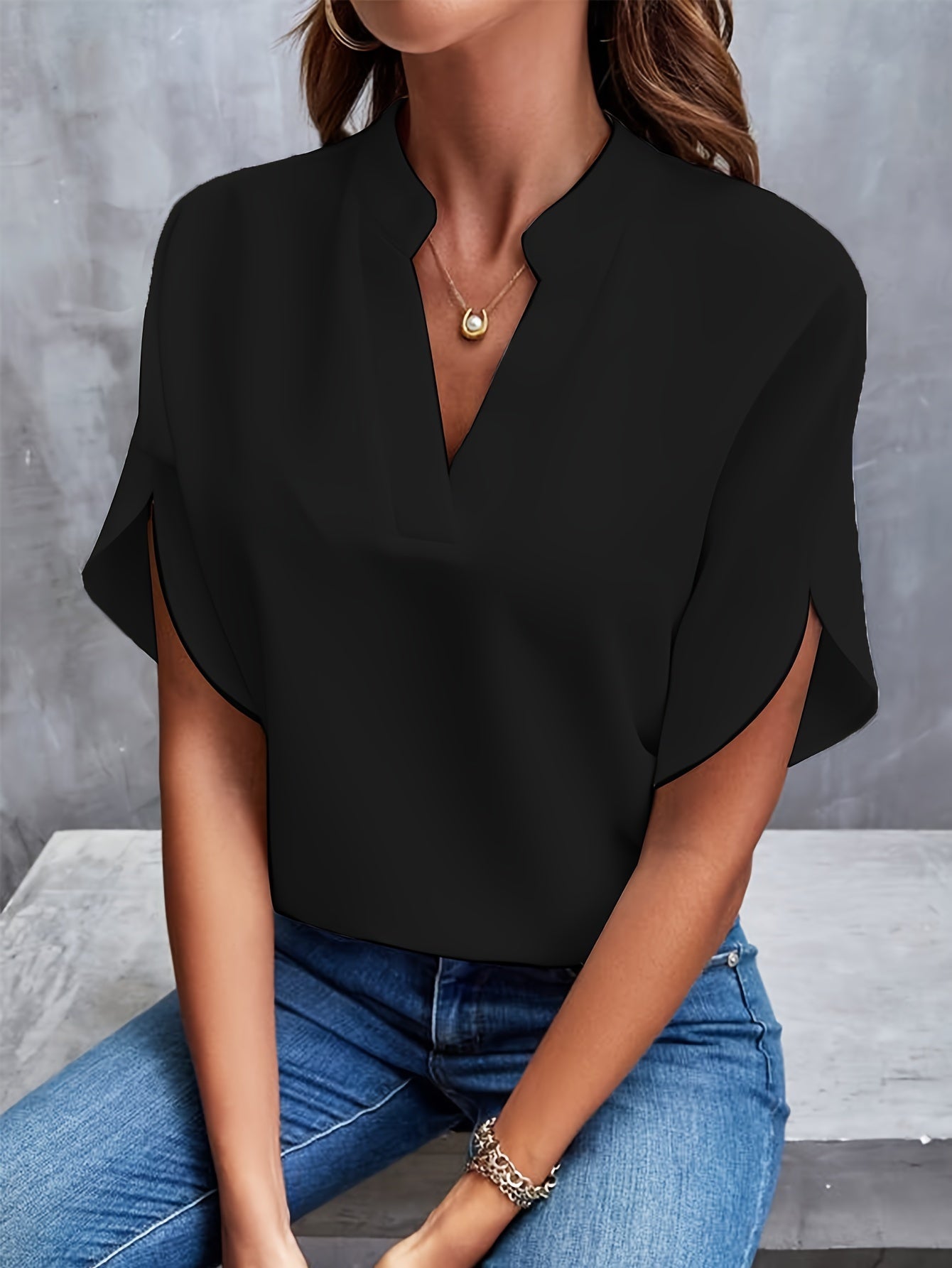 Lina - Lightweight and stylish blouse for any occasion