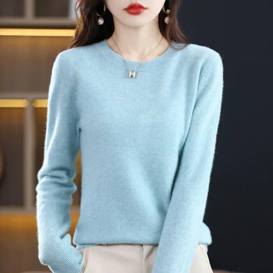 Erica - A Cashmere Sweater with a Classic Crew Neck