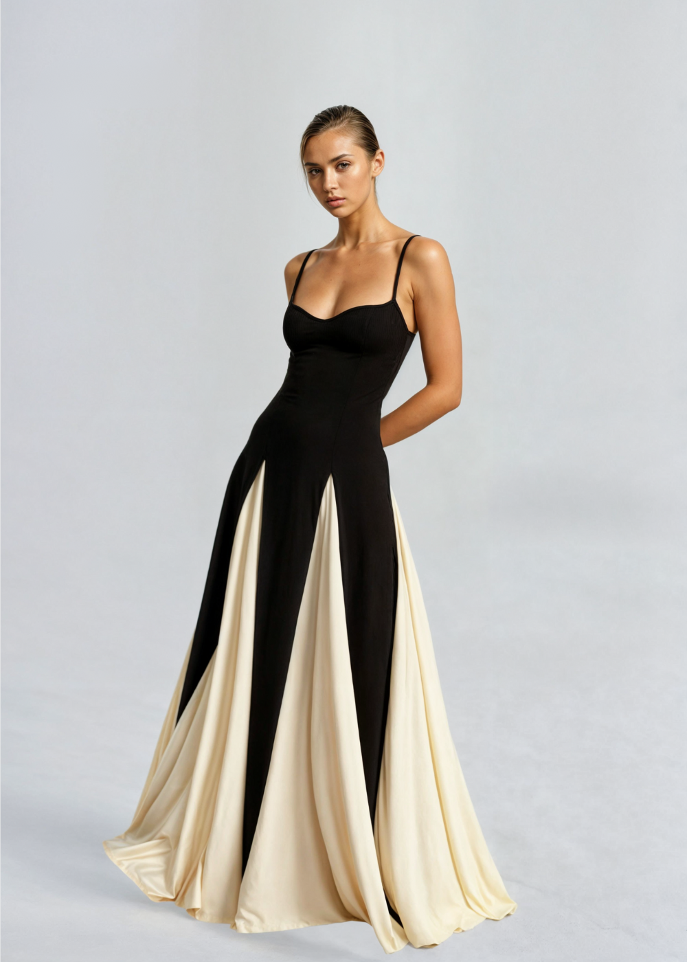 Margaux – Elegant Maxi Dress with V-Neck