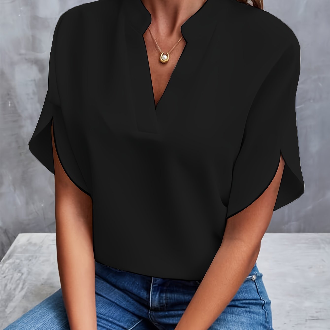Lina - Lightweight and stylish blouse for any occasion