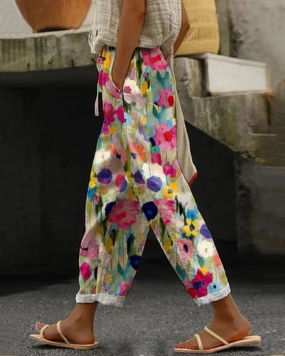 Selma – Broad floral pants with artistic print