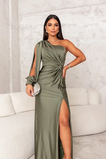 Florence – Satin dress with an elegant and refined single shoulder