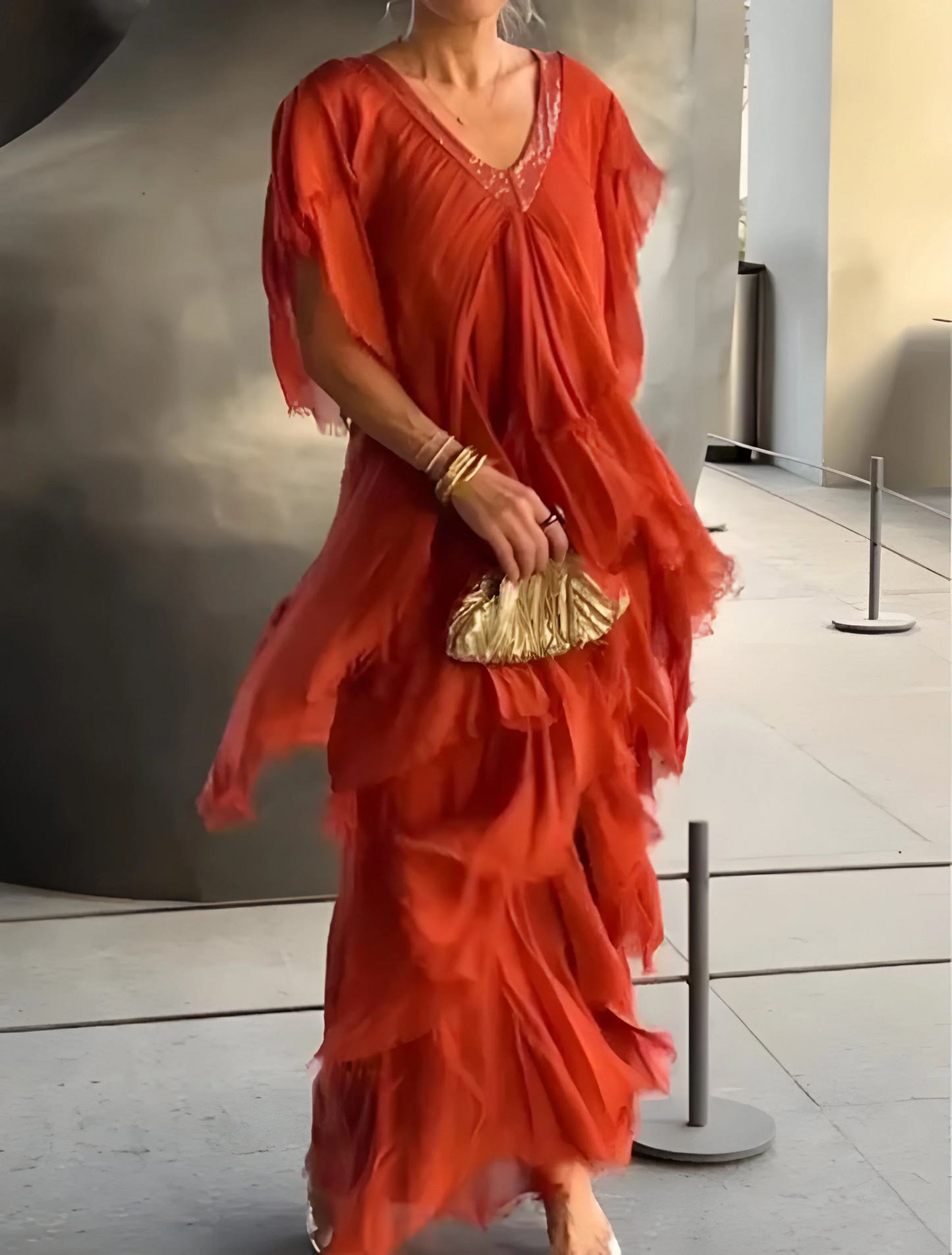 Riza - Pleated Dress with V-Neck and Flow